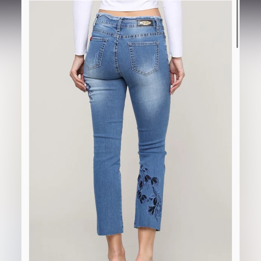 BBA • Raw Hem Embroidered Jeans - Picture 4 of 7
